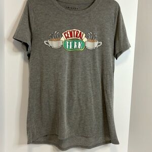FRIENDS S/S TEE SHIRT “CENTRAL PERK” COFFEE SHIRT  SIZE XL RUNS SMALLER